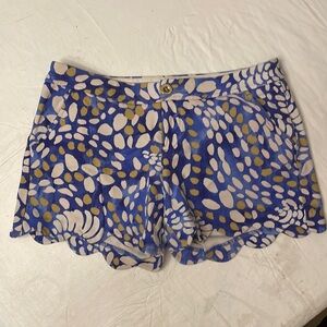 Lilly Pulitzer scalloped hem shorts. Size 4.